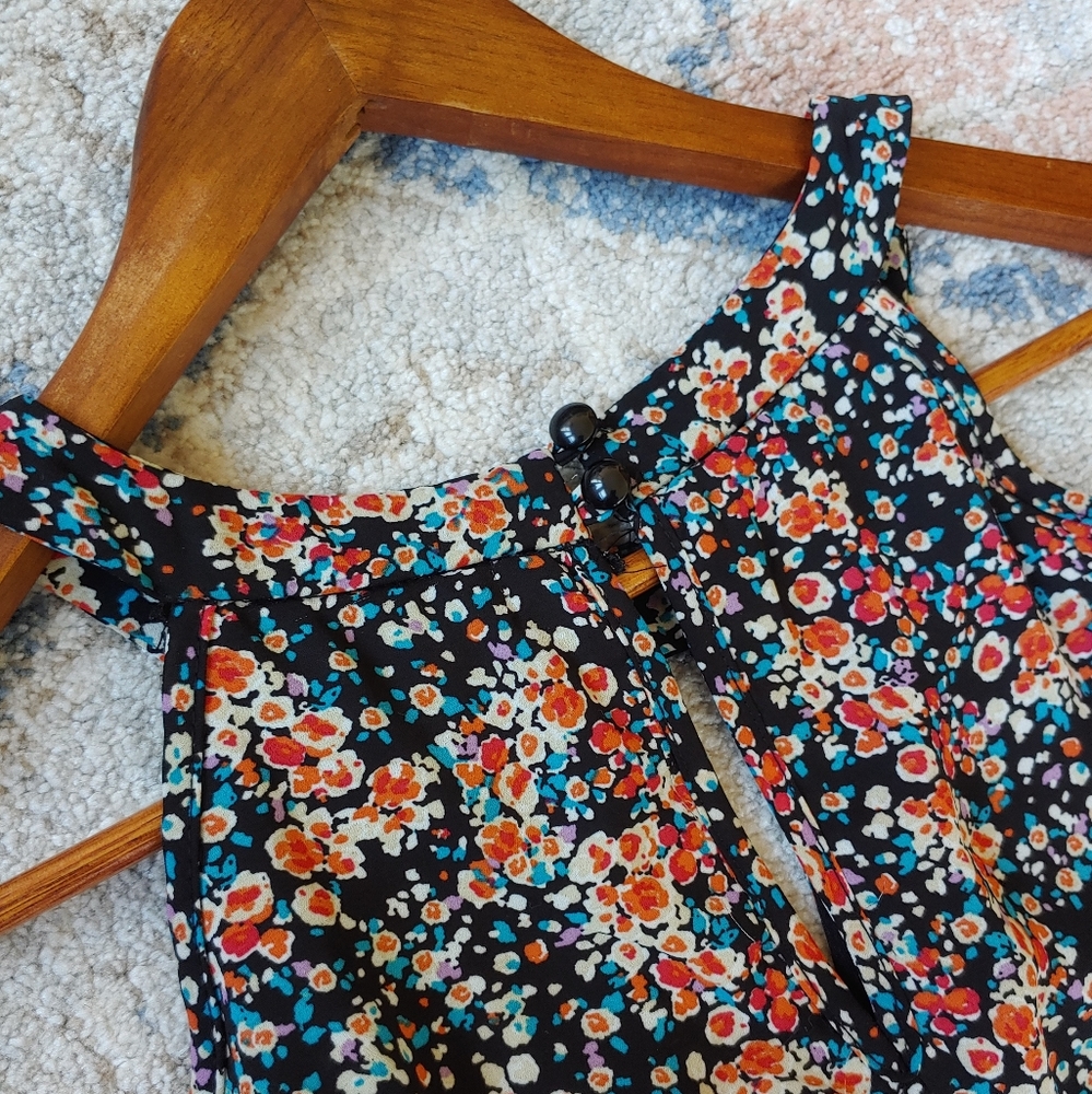 EMMA & MICHELE | Cold-shoulder Halter Dress - Picture 3 of 5